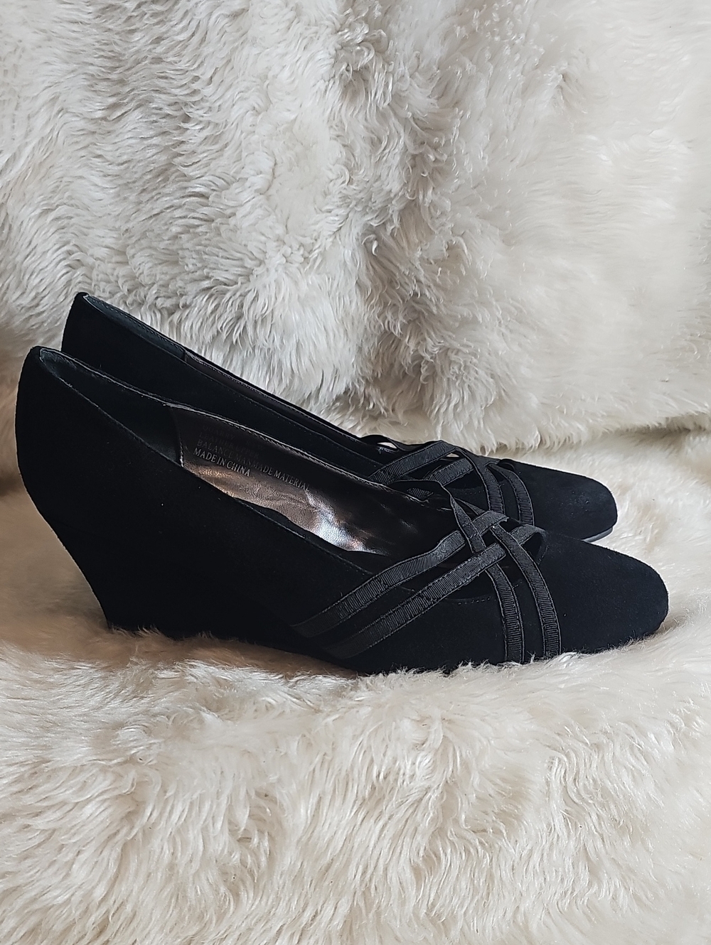 Markon Quarry Black Velvet Leather Wedge Pumps Size 8.5 NWOT